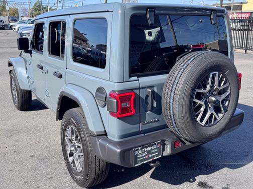 Anvil Clear Coat 2026 Jeep Wrangler Sahara