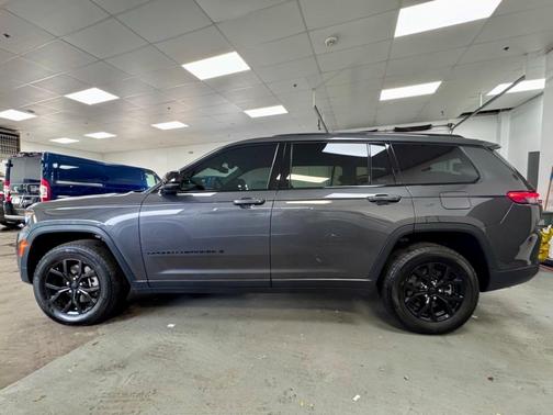 2024 Jeep Grand Cherokee L Laredo