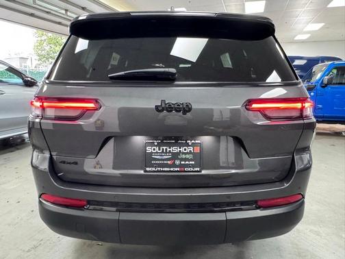 2024 Jeep Grand Cherokee L Laredo