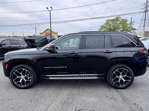 Diamond Black 2024 Jeep Grand Cherokee Summit