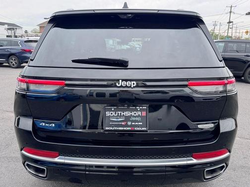 Diamond Black 2024 Jeep Grand Cherokee Summit