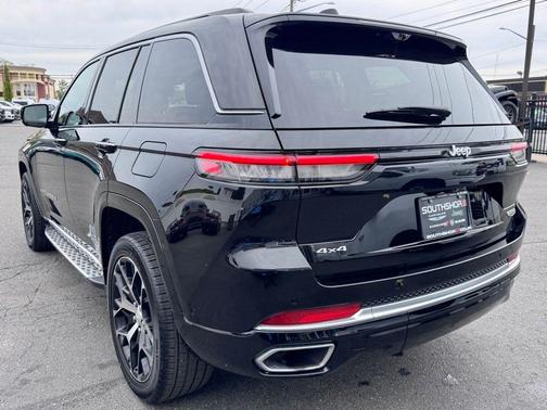Diamond Black 2024 Jeep Grand Cherokee Summit