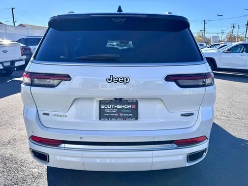 2022 Jeep Grand Cherokee L Summit