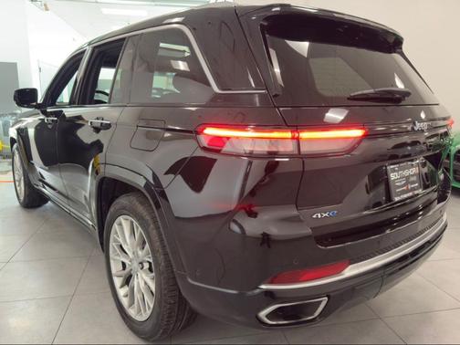 2022 Jeep Grand Cherokee 4xe Summit
