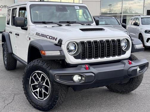 Bright White Clearcoat 2026 Jeep Wrangler Rubicon