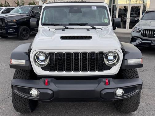 Bright White Clearcoat 2026 Jeep Wrangler Rubicon