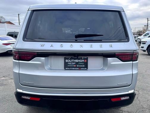 2022 Jeep Wagoneer Series III