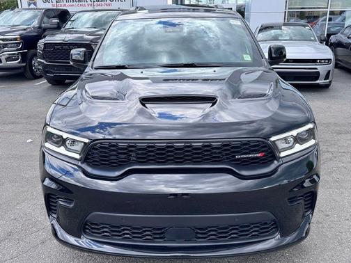 DB Black Crystal Clearcoat 2026 Dodge Durango GT