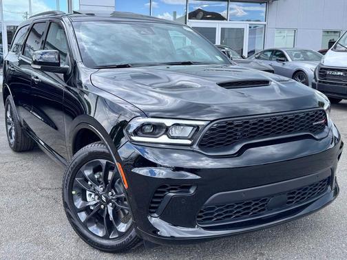 DB Black Crystal Clearcoat 2026 Dodge Durango GT