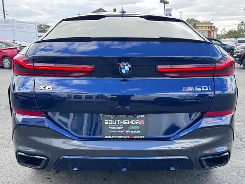 2022 BMW X6 M50i