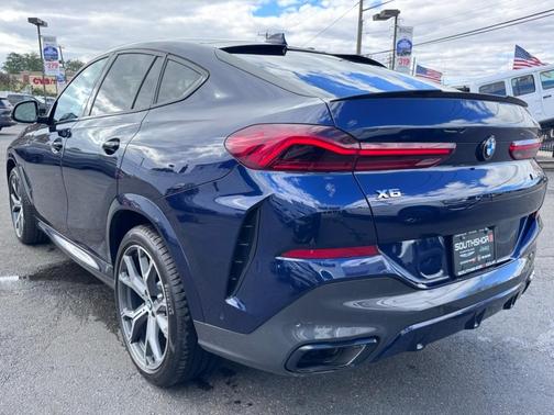 2022 BMW X6 M50i
