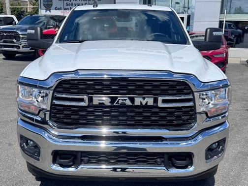 Bright White Clearcoat 2024 RAM 2500 Big Horn