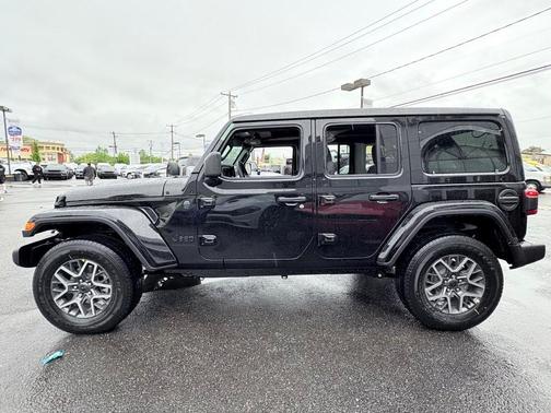 2025 Jeep Wrangler Sahara