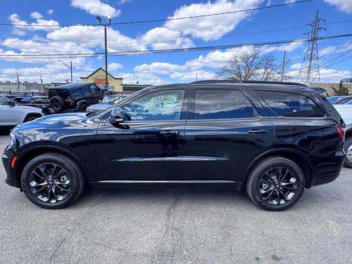 DB Black Crystal Clearcoat 2024 Dodge Durango GT