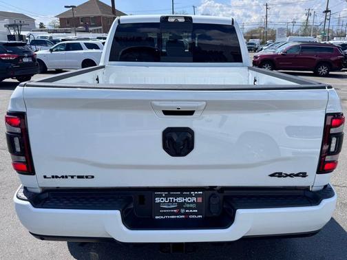Bright White Clearcoat 2023 RAM 3500 Limited