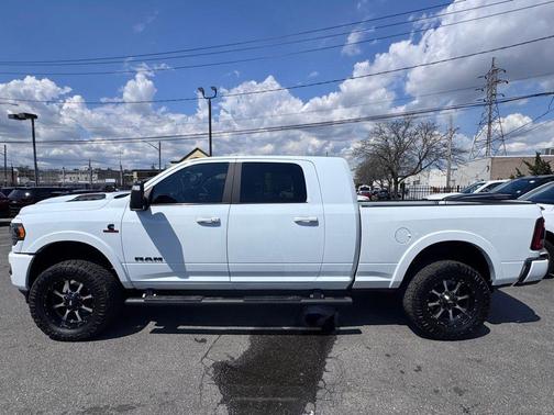 Bright White Clearcoat 2023 RAM 3500 Limited