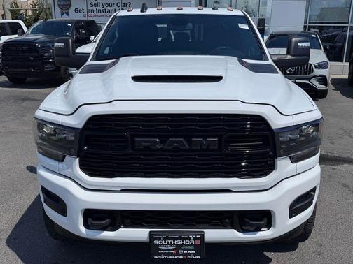 Bright White Clearcoat 2023 RAM 3500 Limited