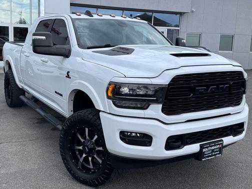 Bright White Clearcoat 2023 RAM 3500 Limited