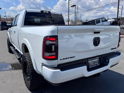 Bright White Clearcoat 2023 RAM 3500 Limited