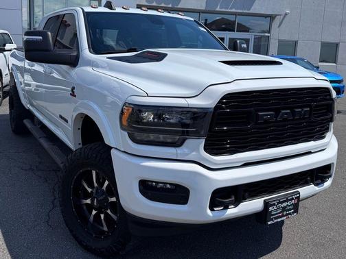 Bright White Clearcoat 2023 RAM 3500 Limited