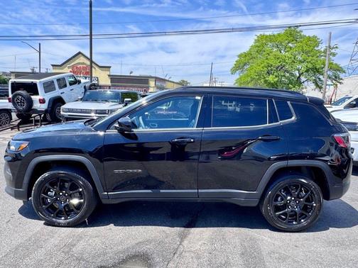 Diamond Black 2026 Jeep Compass Latitude