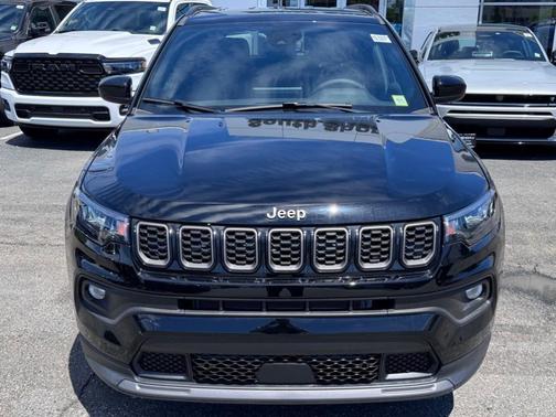 Diamond Black 2026 Jeep Compass Latitude