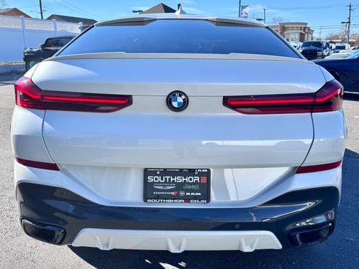 2023 BMW X6 xDrive40i