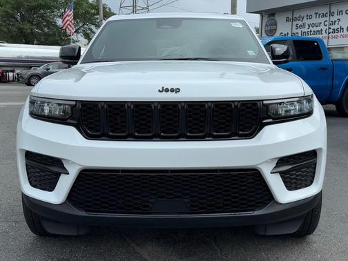 2024 Jeep Grand Cherokee Laredo