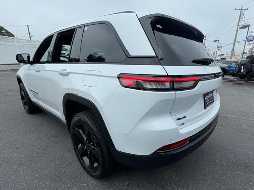 2024 Jeep Grand Cherokee Laredo