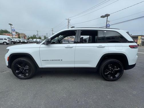 2024 Jeep Grand Cherokee Laredo