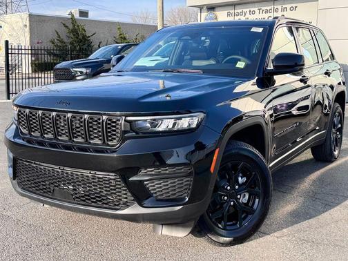 Diamond Black 2025 Jeep Grand Cherokee Laredo