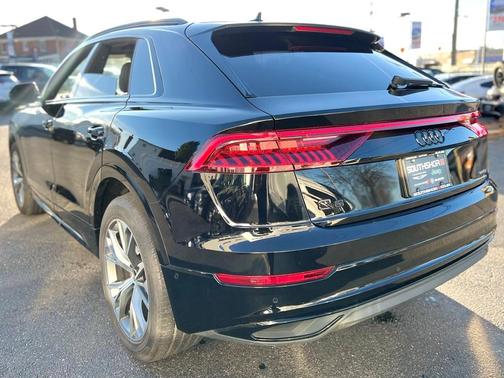 2021 Audi Q8 55 Premium