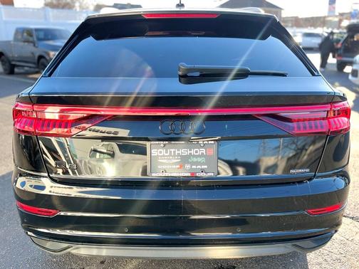 2021 Audi Q8 55 Premium