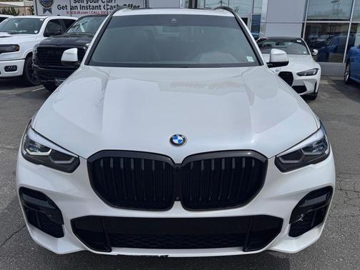 Mineral White Metallic 2023 BMW X5 xDrive40i