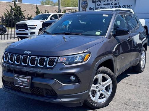 Granite Crystal Clearcoat Metallic 2023 Jeep Compass Latitude