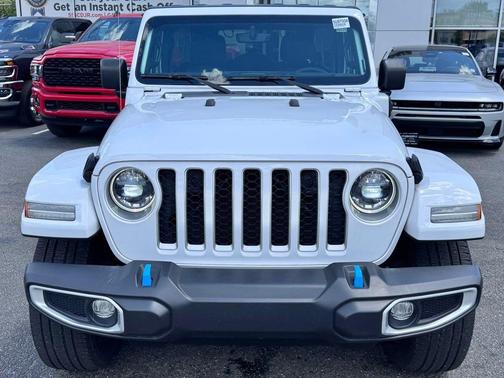 Bright White Clearcoat 2023 Jeep Wrangler 4xe Sahara