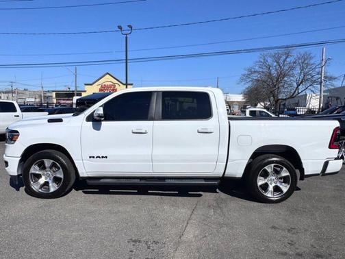 Bright White Clearcoat 2020 RAM 1500 Big Horn
