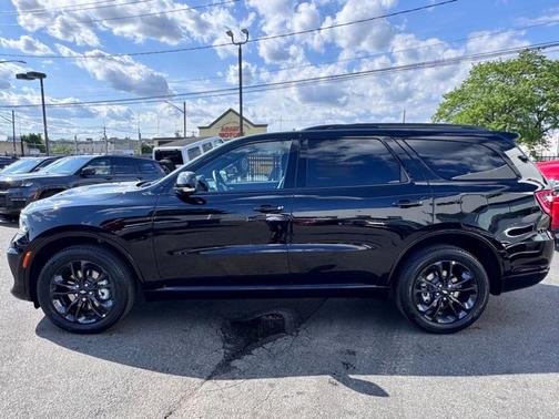 DB Black Crystal Clearcoat 2026 Dodge Durango GT