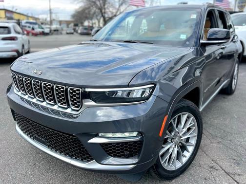 2022 Jeep Grand Cherokee Summit