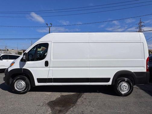 Bright White Clearcoat 2026 RAM ProMaster 2500 High Roof