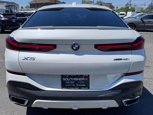 White Metallic 2026 BMW X6 xDrive40i