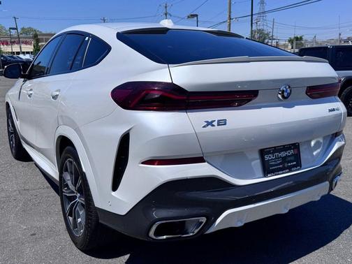 White Metallic 2026 BMW X6 xDrive40i