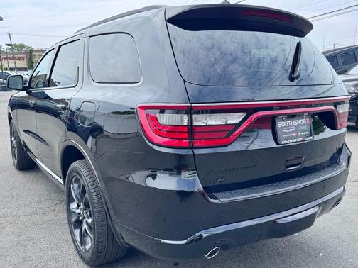 DB Black Crystal Clearcoat 2026 Dodge Durango GT Plus
