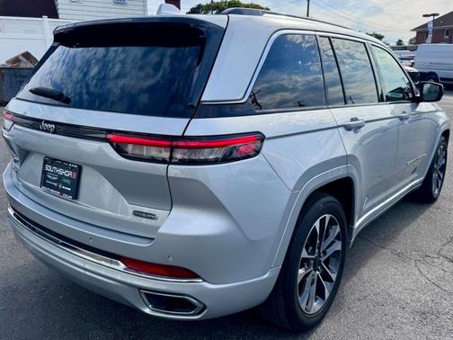 2023 Jeep Grand Cherokee Overland