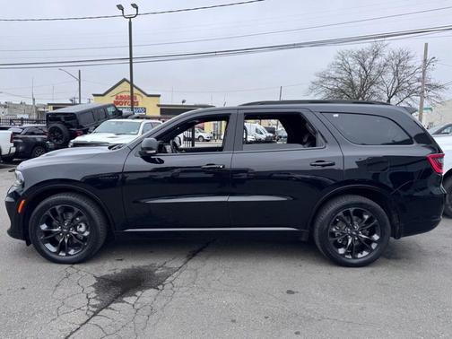 DB Black Crystal Clearcoat 2024 Dodge Durango R/T