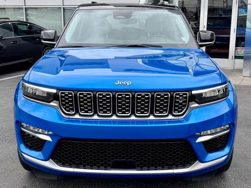 2023 Jeep Grand Cherokee Summit