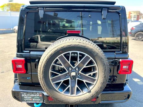 2022 Jeep Wrangler Unlimited 4xe Sahara