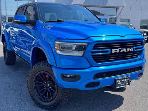 Hydro Blue Pearlcoat 2021 RAM 1500 Big Horn
