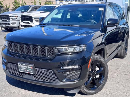 Diamond Black Crystal Pearlcoat 2023 Jeep Grand Cherokee Limited