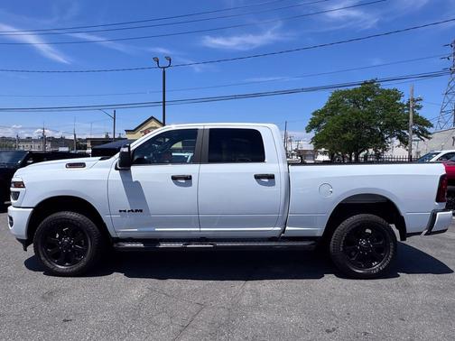 Bright White Clearcoat 2025 RAM 2500 Big Horn
